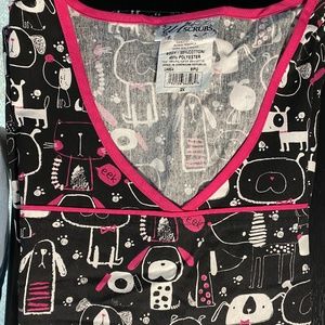 Uniform Advantage (UA) Scrub Top